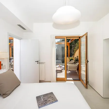 Leonardo In The Heart Of بوسيتانو