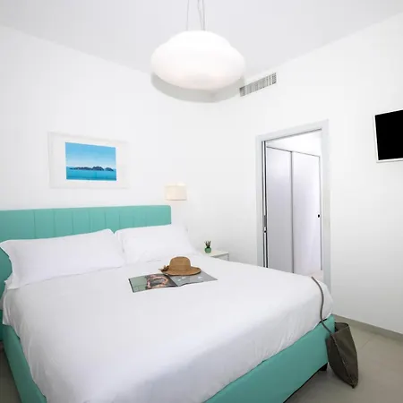 Leonardo In The Heart Of * بوسيتانو